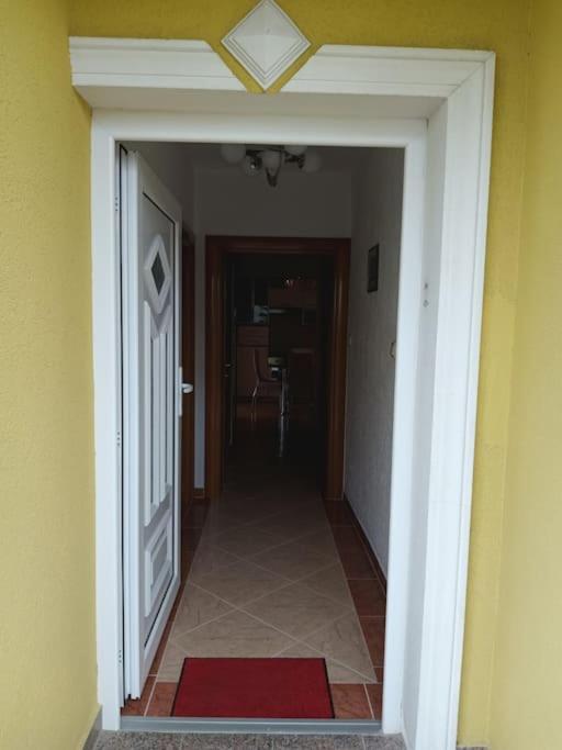 Ferienwohnung Nena In 茨里克韦尼察 外观 照片